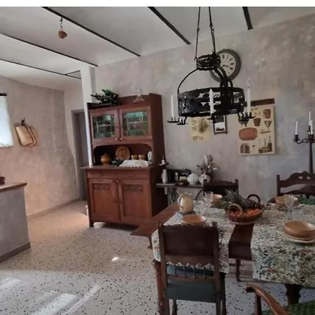 Maison De Village Atypique A 150 M De La Riviere Feriehus *